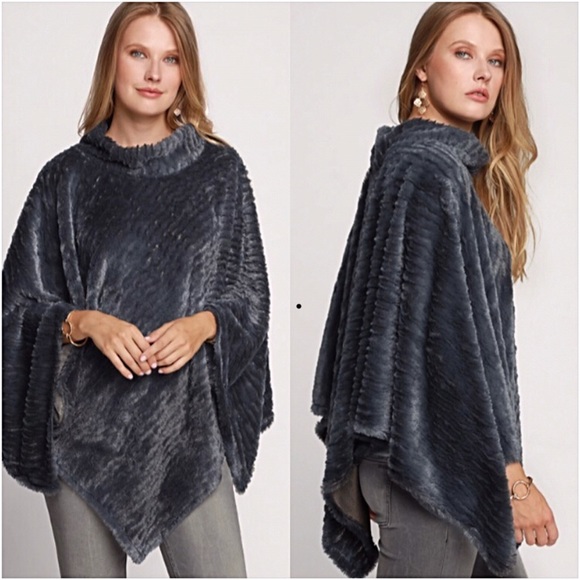 📍FLASHSALE📍Softest Plush Poncho Sweater Gray - Picture 2 of 5